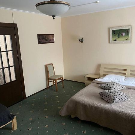 Hotel Vilni Vitry à Osmoloda Extérieur photo