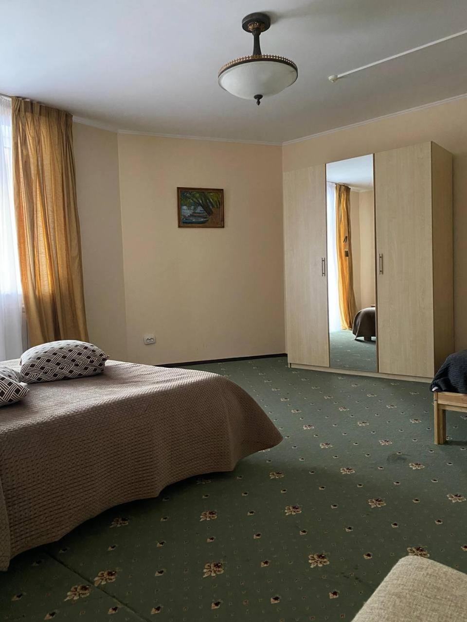 Hotel Vilni Vitry à Osmoloda Extérieur photo